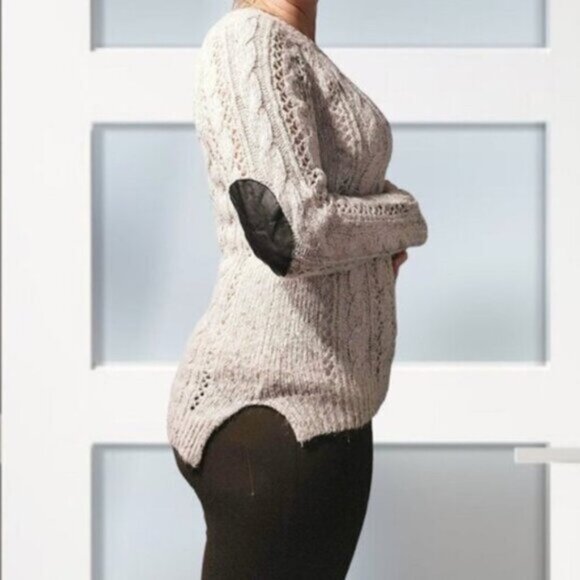 Pink Rose Equestrian style Loose Knit Patch Sweater- Size Small - Picture 4 of 14